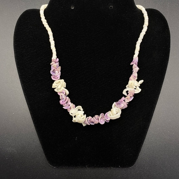 Vintage Purple & White Natural Shell Necklace - Picture 2 of 8